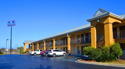 Florence Inn and Suites - image 2