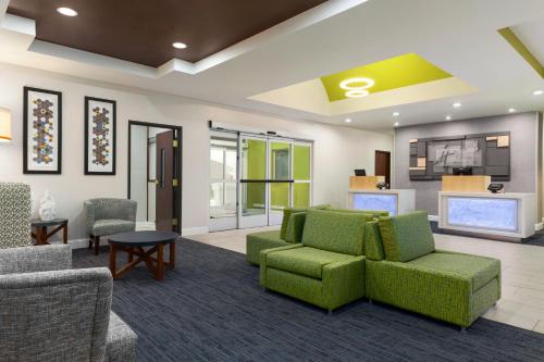 Holiday Inn Express & Suites Florence an IHG Hotel - image 3