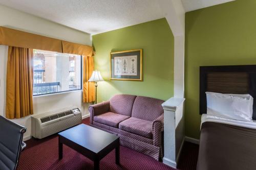 Suburban Extended Stay Hotel Florence - image 2