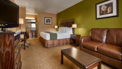 SureStay Hotel by Best Western Floresville - image 14