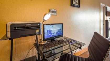 SureStay Hotel by Best Western Floresville - image 6