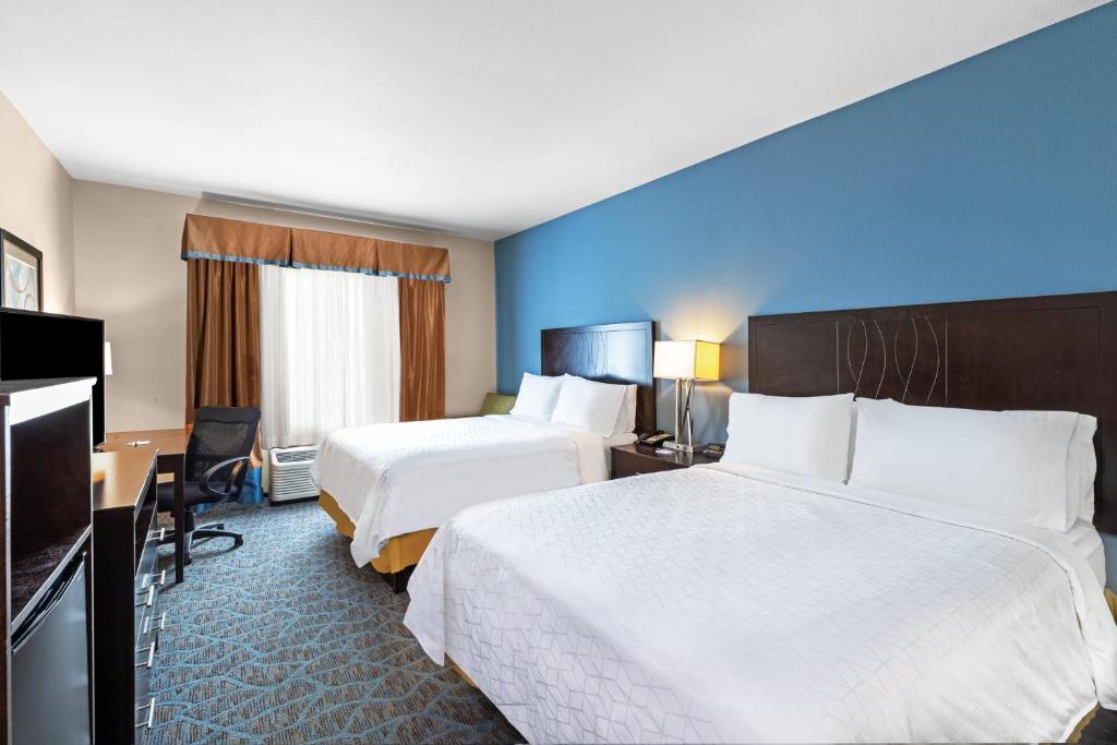 Holiday Inn Express Hotel & Suites Floresville an IHG Hotel - image 7