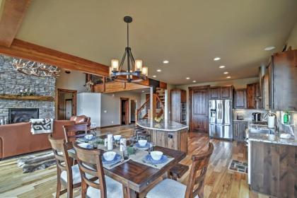 Luxurious Florissant Mtn Home with Pikes Peak Views! - image 5