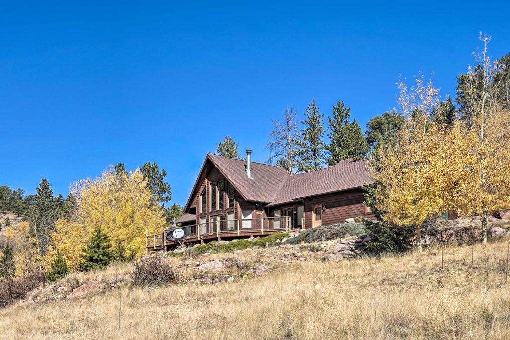 Mtn-View Cabin with Deck 3 Mi to Cripple Creek! - main image