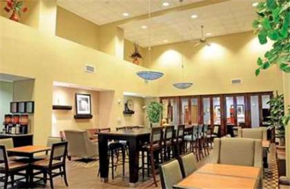 Hampton Inn & Suites Flowery Branch - image 4