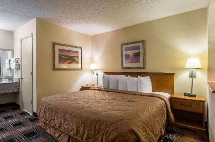 Quality Inn - image 6