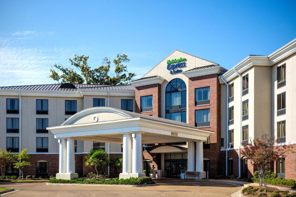 Holiday Inn Express Hotel & Suites Jackson - Flowood an IHG Hotel - main image