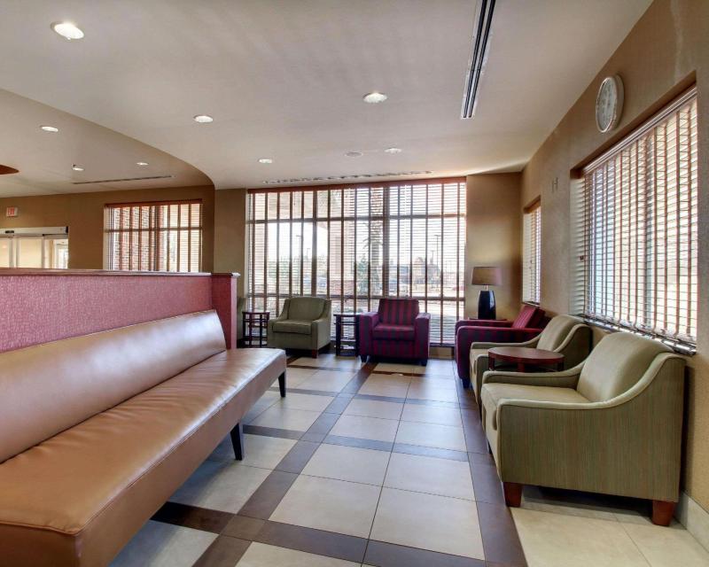 Comfort Suites Airport Flowood - image 6