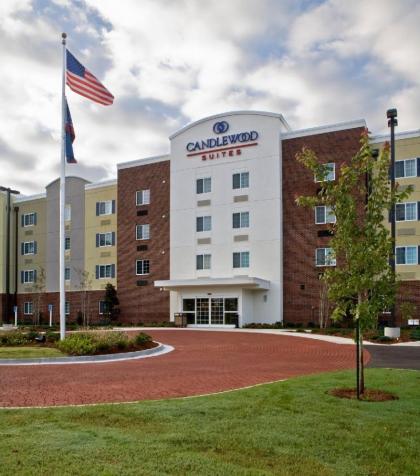 Candlewood Suites Flowood Hotel - image 12