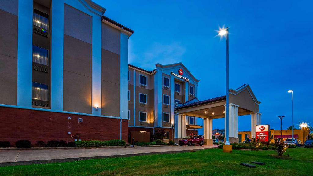 Best Western Plus Flowood Inn & Suites - main image