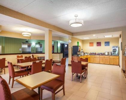 Comfort Inn Lehigh Valley West - image 15