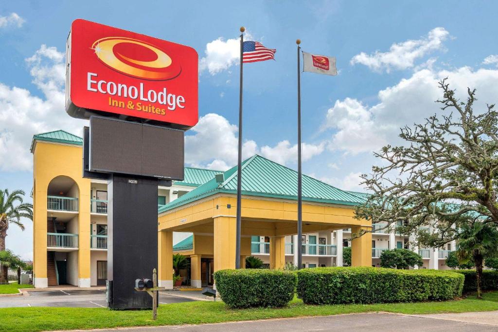 Econo Lodge Inn & Suites Foley-North Gulf Shores - main image