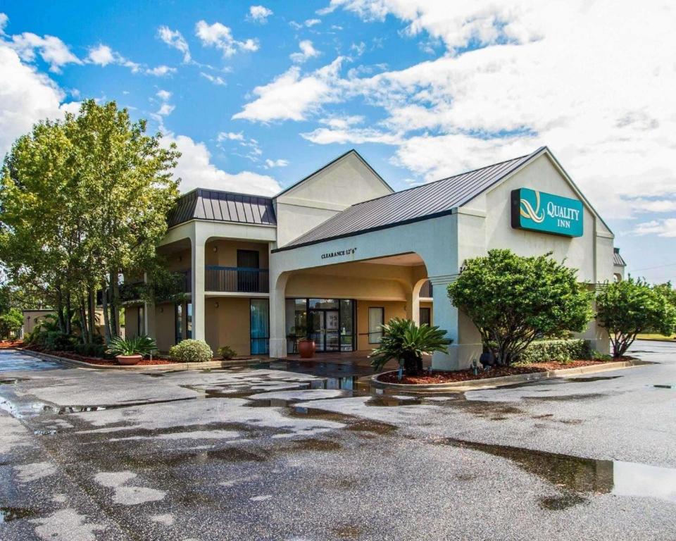 Quality Inn Foley - main image