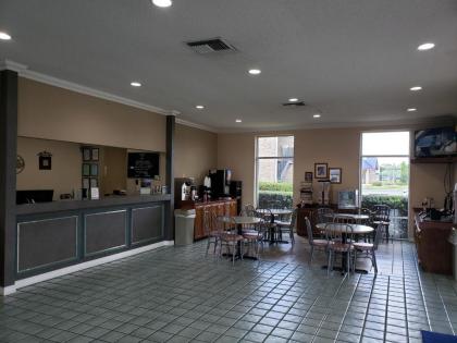 Americas Best Value Inn & Suites-Foley - image 9