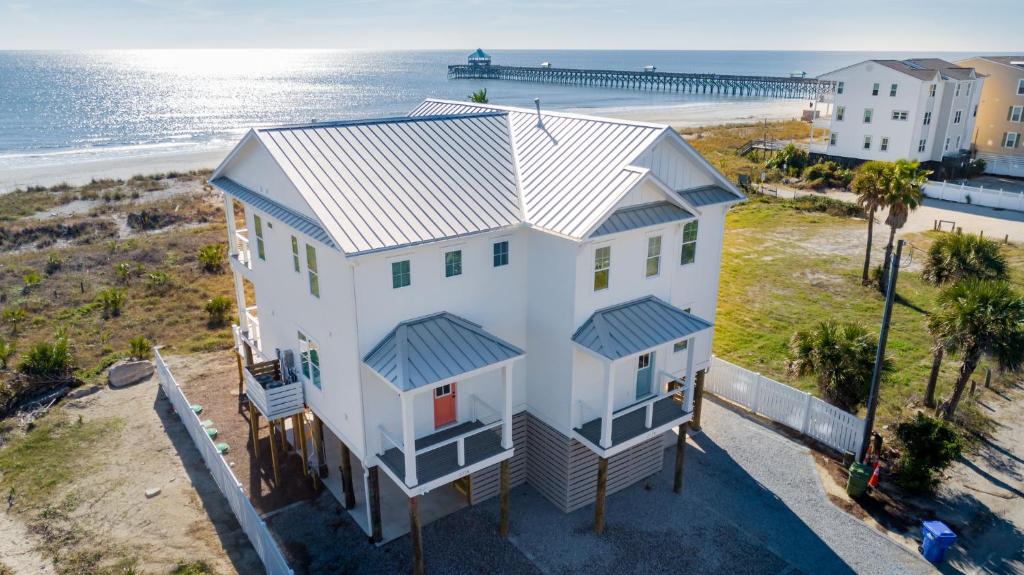 207 E Arctic - Seahorsing Around - Oceanfront - 3 Bedrooms - image 2