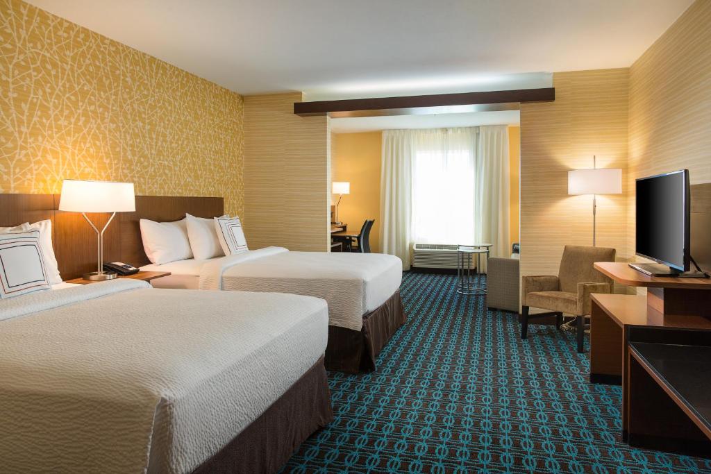 Fairfield Inn & Suites by Marriott Sacramento Folsom - image 2