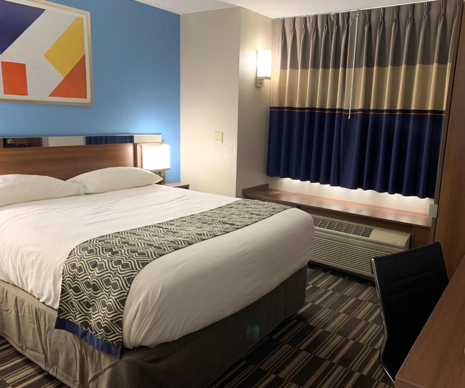 Microtel Inn & Suites by Wyndham Fond Du Lac - image 6