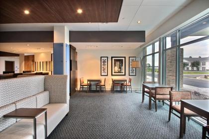 Holiday Inn Express & Suites Fond Du Lac an IHG Hotel - image 12