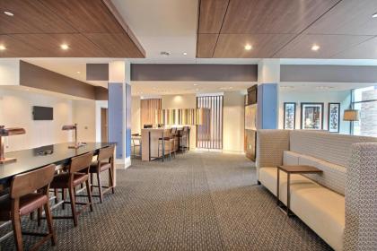 Holiday Inn Express & Suites Fond Du Lac an IHG Hotel - image 9