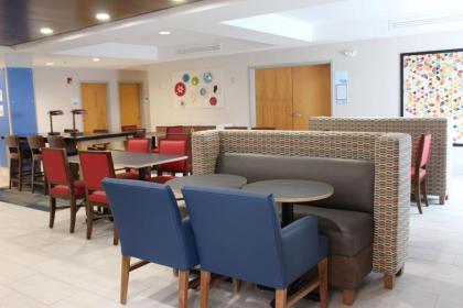 Holiday Inn Express Forest City an IHG Hotel - image 11