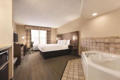 Country Inn & Suites by Radisson Forest Lake MN - image 11