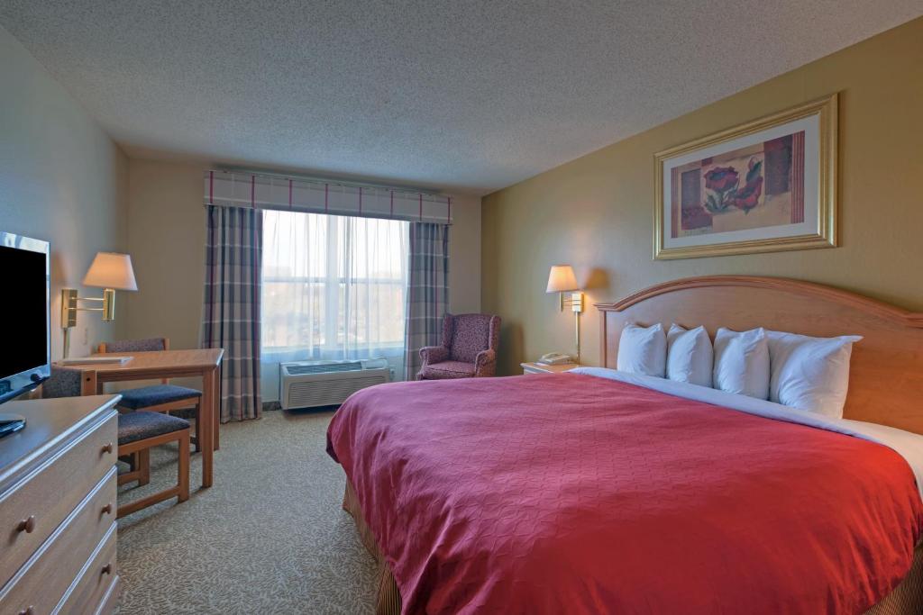 Country Inn & Suites by Radisson Forest Lake MN - image 5