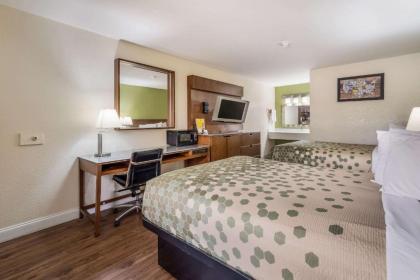 Econo Lodge Forest Park Atlanta Airport - image 15