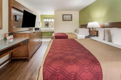 Econo Lodge Forest Park Atlanta Airport - image 18