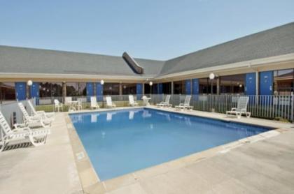 Americas Best Value Inn Forest - image 15