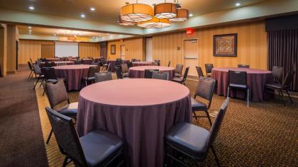 BEST WESTERN PLUS Christopher Inn and Suites - image 3