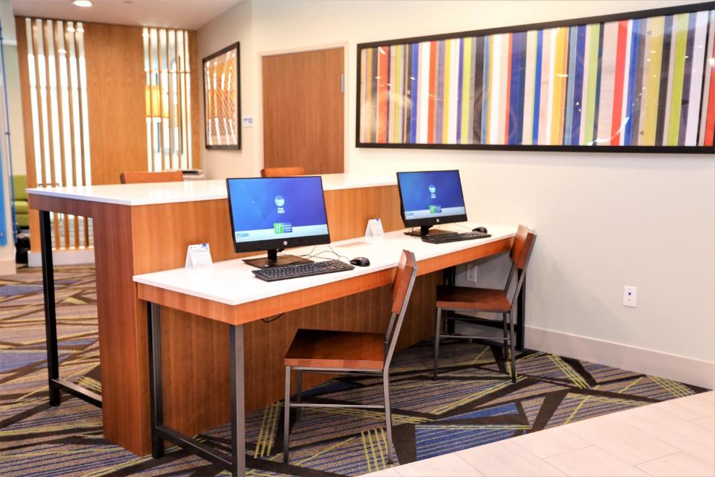 Holiday Inn Express & Suites - Forney an IHG Hotel - main image