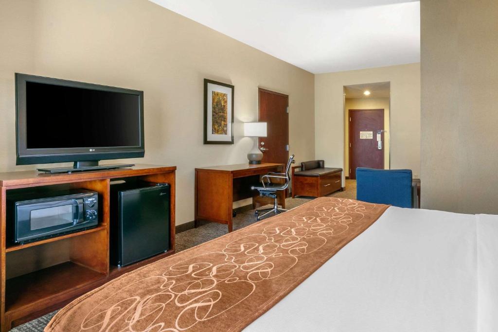 Comfort Suites Forrest City - image 5