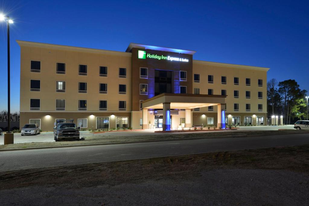 Holiday Inn Express Hotel and Suites Forrest City an IHG Hotel - image 4