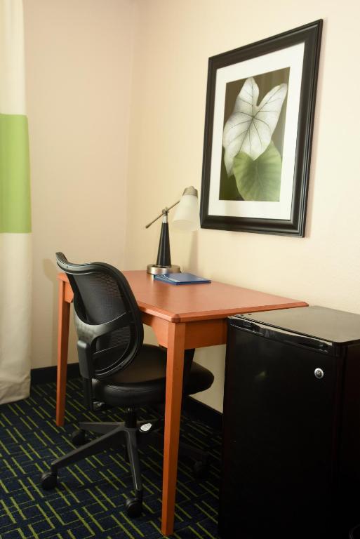 Fairfield Inn by Marriott Forsyth Decatur - image 5