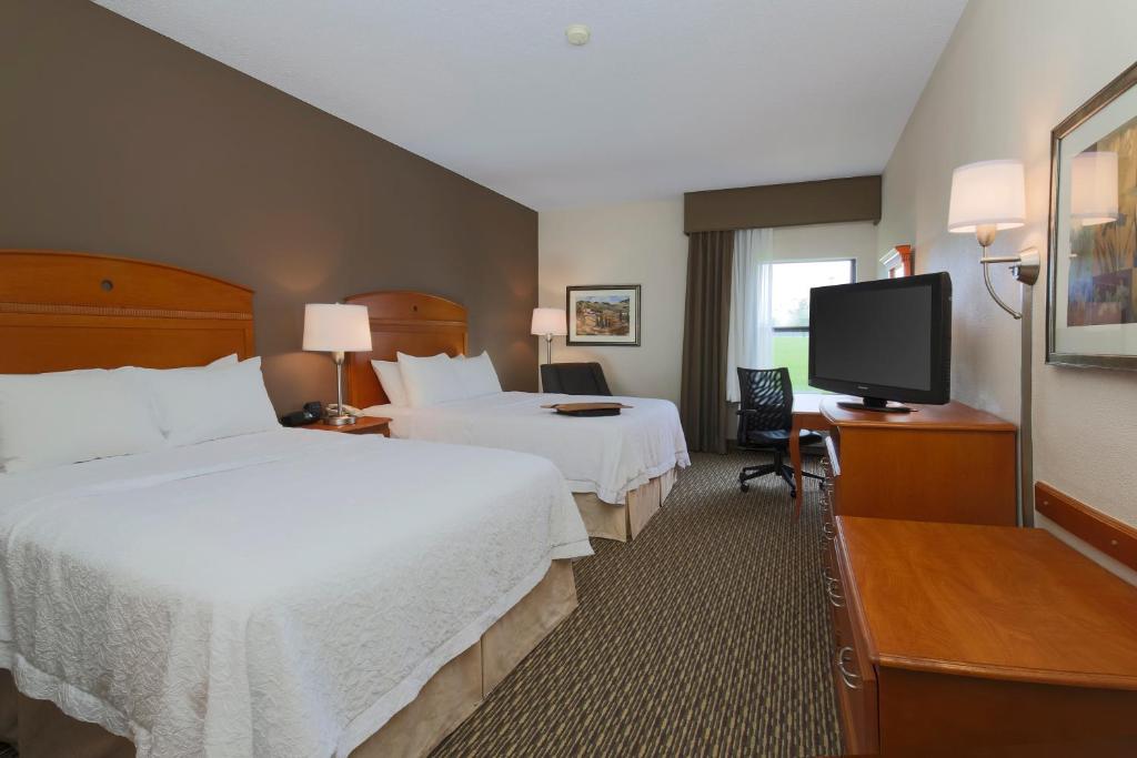 Hampton Inn Decatur/Forsyth - image 4