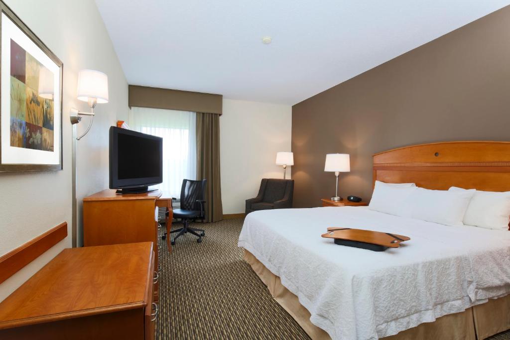 Hampton Inn Decatur/Forsyth - image 7