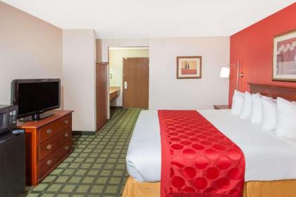 Ramada Limited Decatur - image 2