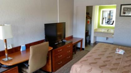 Quality Inn Forsyth - image 15