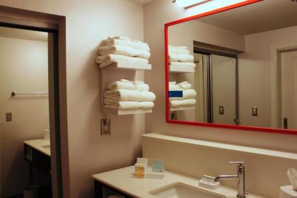 Hampton Inn Forsyth - image 14