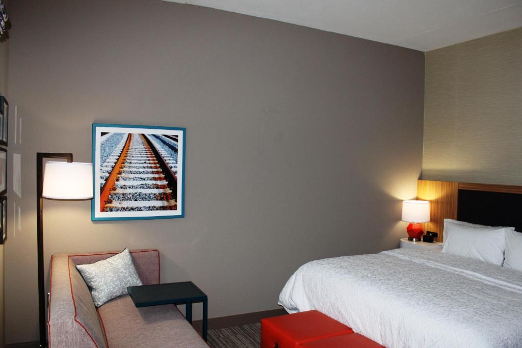 Hampton Inn Forsyth - image 5