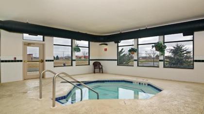 Holiday Inn Express Hotel & Suites Fort Atkinson an IHG Hotel - image 4