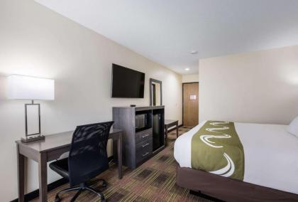 Quality Inn & Suites - image 10