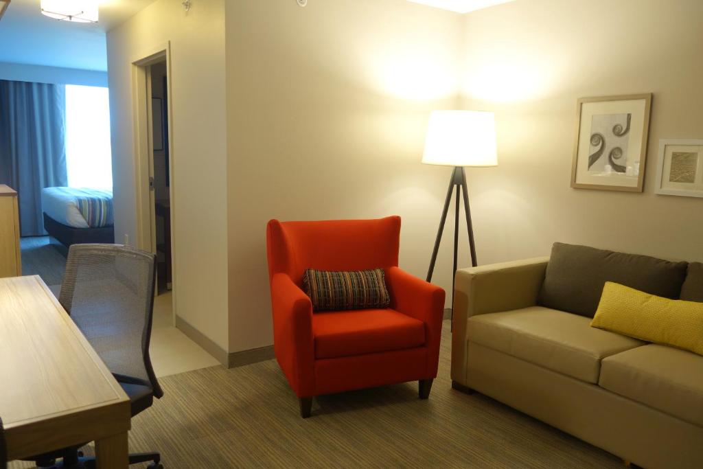 Country Inn & Suites by Radisson Ft. Atkinson WI - image 2