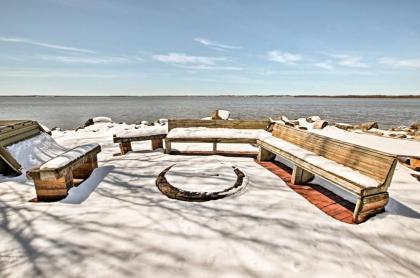 Fort Atkinson Cottage with Deck at Lake Koshkonong! - image 7