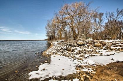 Fort Atkinson Cottage with Deck at Lake Koshkonong! - image 9