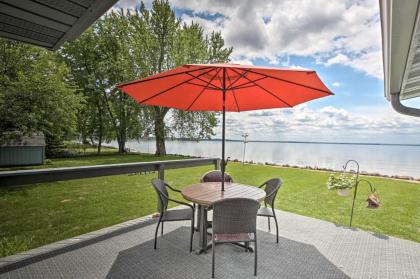 Charming Lake Koshkonong Cottage with Fire Pit!