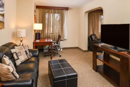 Best Western University Inn - image 4