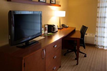 Courtyard by Marriott Fort Collins - image 3