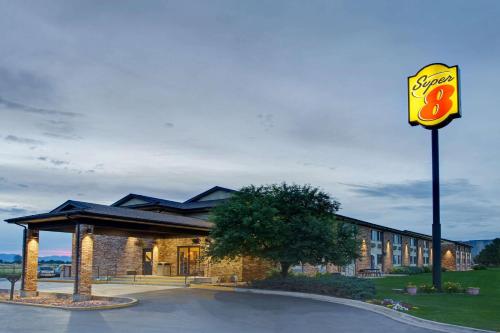 Super 8 by Wyndham Fort Collins - main image