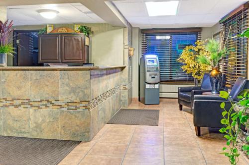 Days Inn by Wyndham Fort Collins - image 2